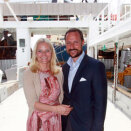 The Crown Prince and Crown Princess on board the research vessel Dr Fridjof Nansen in Tema harbour (Photo: Lise Åserud / Scanpix)